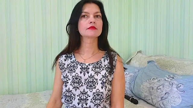  Lily  online show from 02/13/25, 09:30