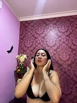 juliana diaz online show from 10/31/25, 11:22