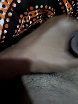 Snapshot of hq9870a chatting on 02/04/25, 07:44 hq9870a online show from 02/04/25, 07:44