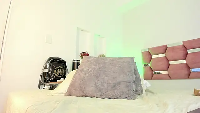 AlondraDiossa03 online show from 03/18/25, 01:53