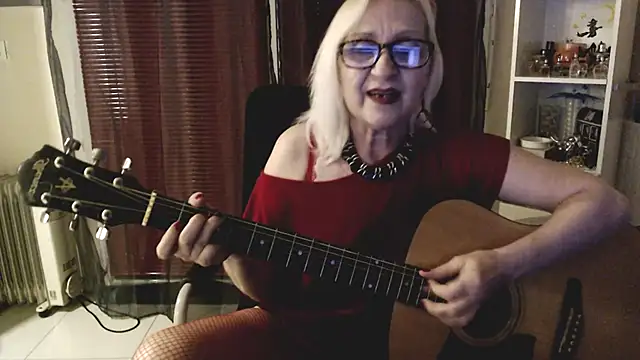 Snapshot of Ala-N-Dala chatting on 01/21/25, 12:57 Ala-N-Dala online show from 01/21/25, 12:57