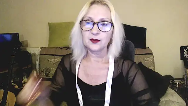 Snapshot of Ala-N-Dala chatting on 02/17/25, 11:42 Ala-N-Dala online show from 02/17/25, 11:42