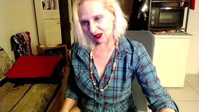 Snapshot of Ala-N-Dala chatting on 03/18/25, 11:09 Ala-N-Dala online show from 03/18/25, 11:09