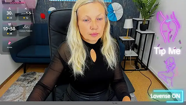 Abby Moore  online show from 09/16/25, 07:09