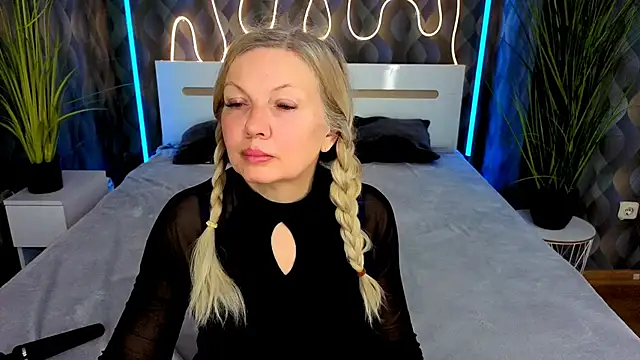 Abby Moore  online show from 04/25/26, 12:52