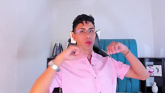 Snapshot of AlanNaughty chatting on 02/14/25, 10:04 AlanNaughty online show from 02/14/25, 10:04