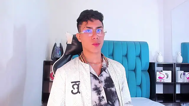 Snapshot of AlanNaughty chatting on 03/14/25, 07:55 AlanNaughty online show from 03/14/25, 07:55