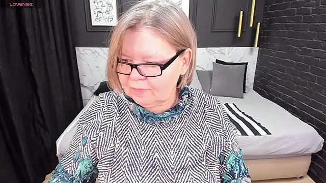 Shannonshine online show from 02/03/25, 07:42