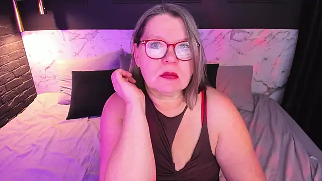 Shannonshine online show from 12/16/25, 05:56