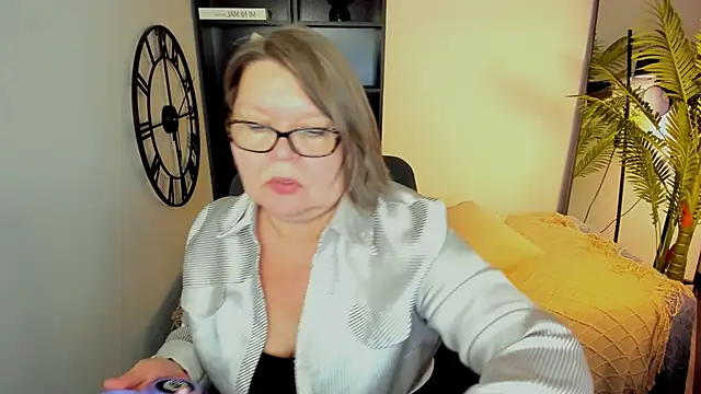 Shannonshine online show from 04/22/26, 01:56