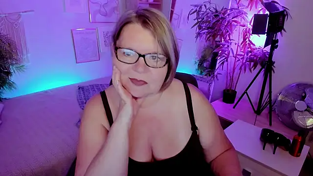 Shannonshine online show from 07/24/26, 01:42