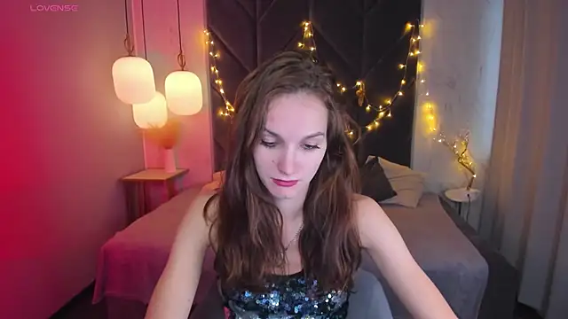 Snapshot of MirandaGlow chatting on 12/27/24, 08:56 MirandaGlow online show from 12/27/24, 08:56