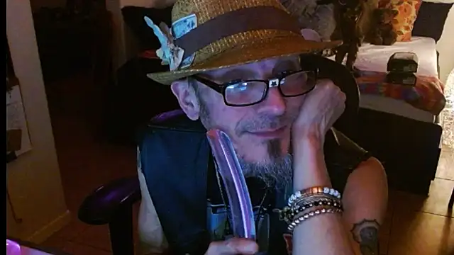 Snapshot of mycock2474u chatting on 02/19/25, 03:50 mycock2474u online show from 02/19/25, 03:50