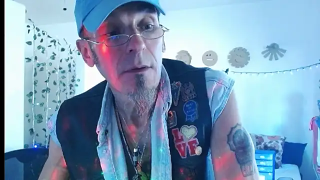 Snapshot of mycock2474u chatting on 02/24/25, 11:52 mycock2474u online show from 02/24/25, 11:52