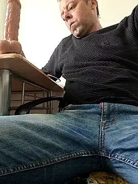 Snapshot of david_geam chatting on 04/24/26, 05:54 david geam online show from 04/24/26, 05:54