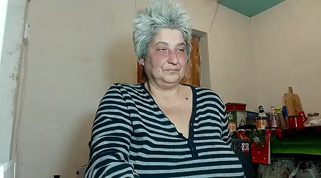 Snapshot of ExquisiteMature chatting on 01/24/25, 08:11 ExquisiteMature online show from 01/24/25, 08:11