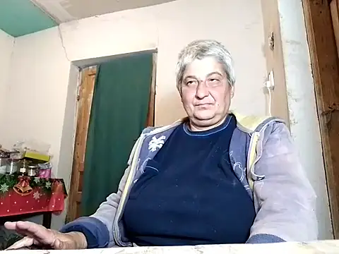 Snapshot of ExquisiteMature chatting on 10/04/25, 05:33 ExquisiteMature online show from 10/04/25, 05:33