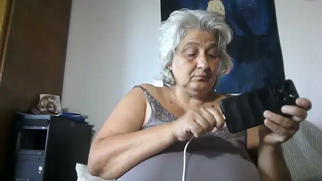 Snapshot of ExquisiteMature chatting on 06/19/26, 09:57 ExquisiteMature online show from 06/19/26, 09:57