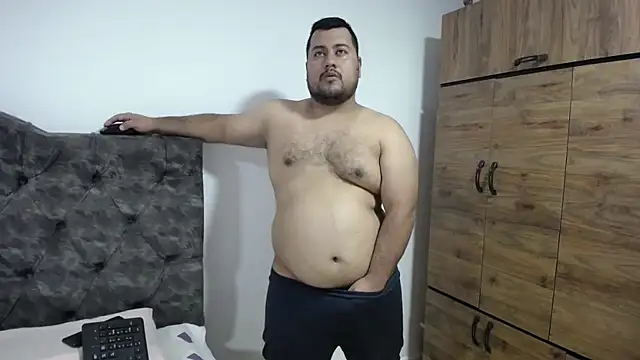 santi hothot online show from 12/02/25, 07:42