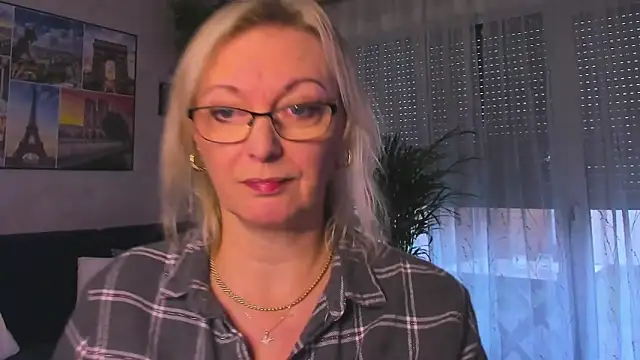 vanessa chat online show from 12/16/25, 02:22