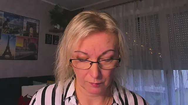 vanessa chat online show from 12/17/25, 02:23