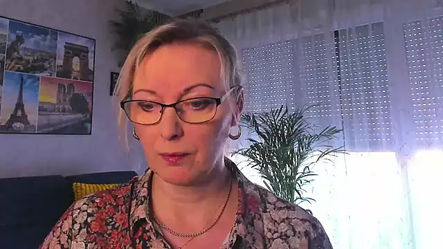 vanessa chat online show from 03/19/26, 02:21