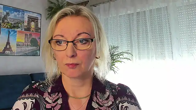 vanessa chat online show from 05/17/26, 01:40