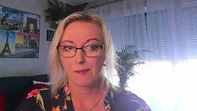 vanessa chat online show from 06/17/26, 01:23