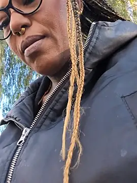 DarkDea online show from 11/30/25, 01:37