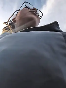 DarkDea online show from 12/05/25, 12:47