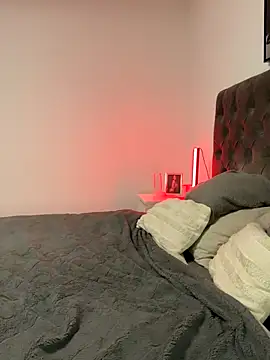 EllaMae online show from 11/01/25, 08:11