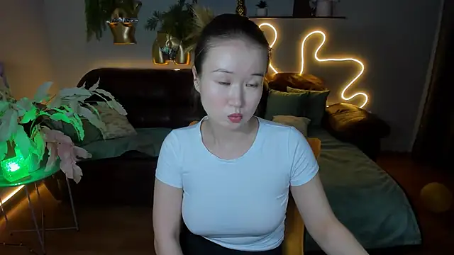 PollyOcean online show from 12/19/24, 02:46