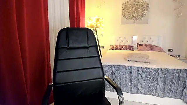 Colette  1977 online show from 11/26/25, 08:21