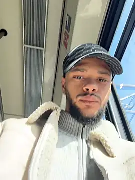 Lionayowe online show from 03/08/26, 10:08