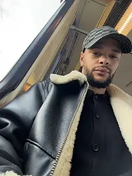 Lionayowe online show from 04/16/26, 07:31