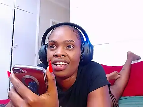 LuciousLips96 online show from 11/25/25, 07:03