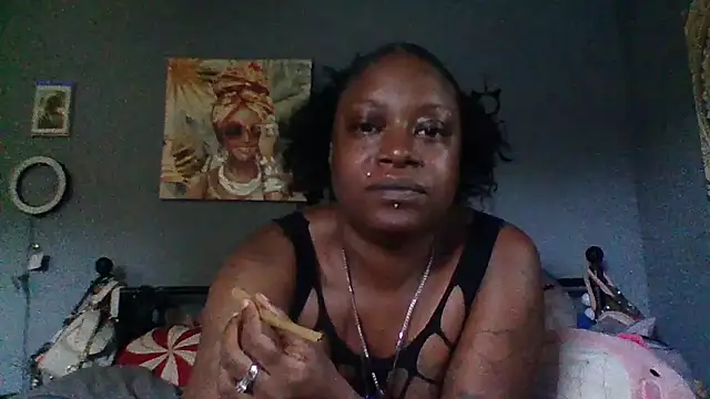 Snapshot of msdeedee chatting on 04/27/26, 12:14 msdeedee online show from 04/27/26, 12:14