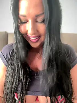 Snapshot of TiffanyRoxx chatting on 10/03/25, 08:44 TiffanyRoxx online show from 10/03/25, 08:44