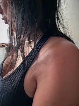 TiffanyRoxx online show from 06/05/26, 10:10
