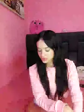 Snapshot of secretgreisy_ chatting on 12/13/24, 05:38 secretgreisy  online show from 12/13/24, 05:38