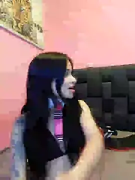 Snapshot of secretgreisy_ chatting on 12/16/24, 06:43 secretgreisy  online show from 12/16/24, 06:43