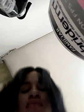 Snapshot of secretgreisy_ chatting on 10/23/25, 09:24 secretgreisy  online show from 10/23/25, 09:24