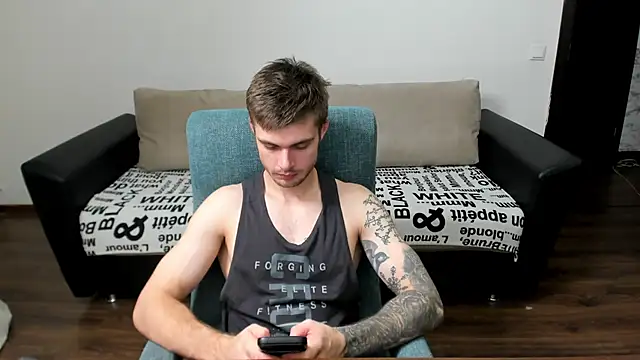 Snapshot of maks_wolfis chatting on 12/19/24, 12:45 maks wolfis online show from 12/19/24, 12:45