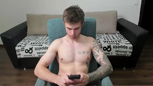 Snapshot of maks_wolfis chatting on 12/21/24, 02:30 maks wolfis online show from 12/21/24, 02:30