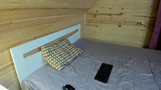 Snapshot of maks_wolfis chatting on 03/12/25, 04:19 maks wolfis online show from 03/12/25, 04:19