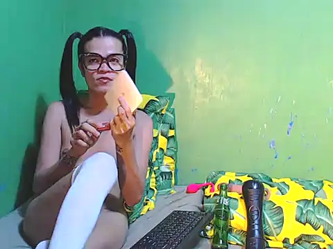 Paula Jordan online show from 10/05/25, 03:21