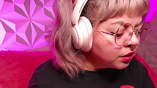 Satyn doll online show from 11/22/25, 11:48