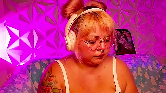 Satyn doll online show from 04/23/26, 11:29