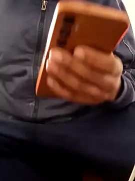 Snapshot of indianguy21 chatting on 12/20/24, 05:36 indianguy21 online show from 12/20/24, 05:36