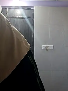 Snapshot of indianguy21 chatting on 12/05/25, 10:02 indianguy21 online show from 12/05/25, 10:02